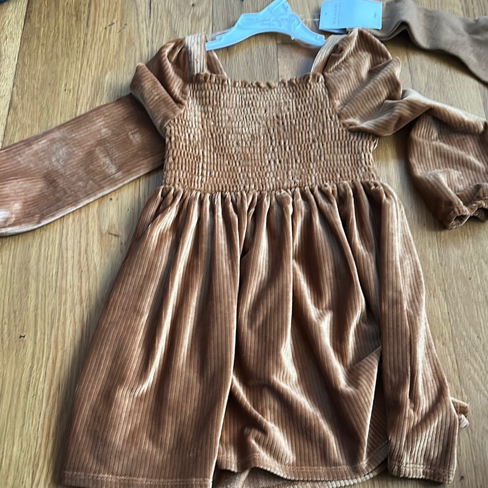 Tahari Brown Puff Sleeve Sundress with Square Neck with matching socks